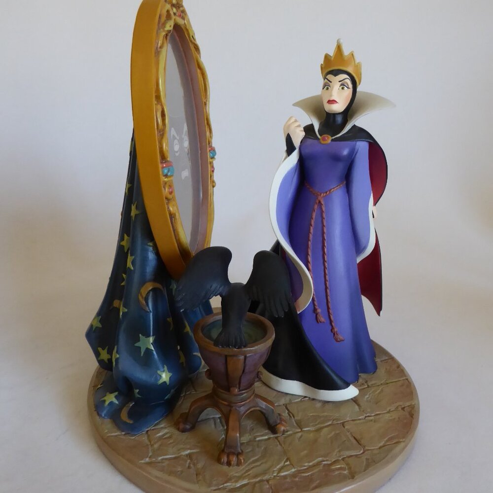 NEW 2000 LE #977/2500 WALT DISNEY GALLERY SNOW WHITE EVIL QUEEN PORCELAIN FIGURE - Picture 5 of 16